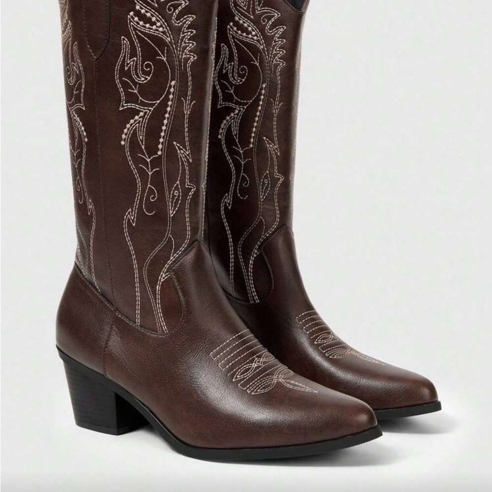 Brown Western Embroidered Boots - Picture 2 of 3